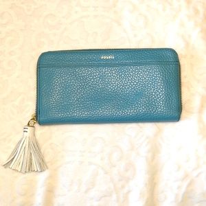 Fossil cowhide leather teal wallet with white tassel pull